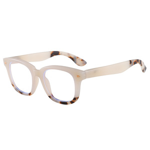 Gafas de lectura para hombre con clip magnético y diseño para colgar en el cuello - Product Image 5