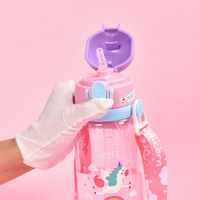 Bouteille d'eau en plastique avec couvercle à clapet, portable, pour étudiants, tasse à boisson scolaire, avec sangle d'épaule, pour l'été, les voyages en extérieur, mug citron en Tritan