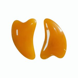 Gua sha portable en résine de couleur jaune en forme de cœur avec logo - Product Image 3