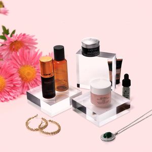 Bloque de exhibición cuadrado de acrílico de 6 piezas, elevadores de cubo de acrílico pulido transparente de 3x3x1 pulgadas, pedestal de exhibición de joyería sólida - Product Image 2