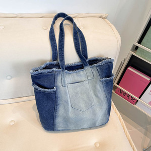 Bolso tote vaquero de moda transfronterizo con borlas, informal, de gran capacidad, para hombro y axila, con forro de poliéster - Product Image 1