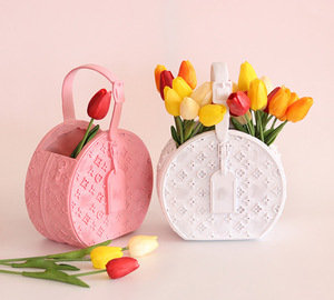 Mini <span class=keywords><strong>pot</strong></span> <span class=keywords><strong>de</strong></span> fleurs au design <span class=keywords><strong>de</strong></span> dessin animé, porte-monnaie, sac à main, vase à succulentes avec fleurs séchées pour la décoration <span class=keywords><strong>de</strong></span> la maison et du salon - Product Image 4