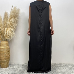 6595* Robe Abaya légère unie à col rond, coupe droite, longueur ras du sol, sans manches, en satin lisse, pour l'été et le Ramadan - Product Image 3