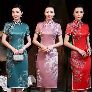 Elegant Traditional Bridesmaid Dresses for Every Wedding