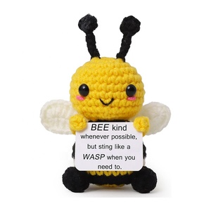 Nuevo Adorno de Abeja Positiva Tejido a Mano en Acrílico y Lana, Lindo y Amarillo, Regalo Inspirador para las Fiestas - Product Image 1
