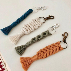 พวงกุญแจ macrame ความสุขทำด้วยมือ - Product Image 1