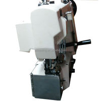 Machine à coudre à point de chaînette à alimentation composée 300U pour matelas, machine de fabrication de matelas, machine à coudre à bord de bande de matelas 300U