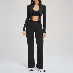PASUXI Conjunto de Ropa de Gimnasio y Ropa Deportiva de Bra y Shorts de Yoga Halter Top Corto Ajustado y Pantalones Casuales de Fitness - Product Image 4