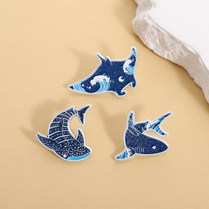Nuevo broche decorativo con diseño de nicho de criaturas marinas, tiburón, rayo, ballena, cielo estrellado azul creativo - Product Image 4