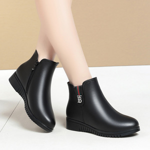 <span class=keywords><strong>Bottines</strong></span> en cuir microfibre à bout rond et talon carré bas, chaudes et tendance pour l'hiver, chaussures de bureau pour femmes, couleur noire - Product Image 3