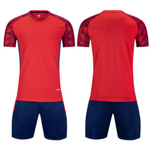 Ensemble de vêtements de sport pour hommes avec logo personnalisé, taille plus - T-shirt à manches courtes respirant et confortable, short ample, logo pour le football - Product Image 5