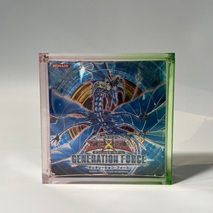 Estuche de exhibición acrílico colorido con protección UV personalizado al por mayor para tarjetas coleccionables TCG Yugioh - Product Image 3