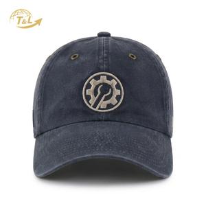 Gorras de béisbol vintage 4U con efecto desgastado, tela y visera suave. Gorras de béisbol estilo urbano con cierre ajustable y detalles llamativos. - Product Image 2