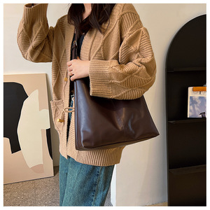 Sac à main en cuir PU pour femmes, sac fourre-tout de grande capacité, design minimaliste et doux, sac de transport quotidien, sac à main décontracté à la mode - Product Image 2