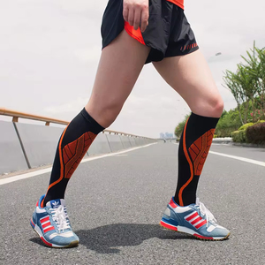 Factory Custom Kid Adult Cotton Anti Slip Sport <b>Trampoline</b> Socks Sport Grip Socks High Quality Wholesale - Product Image 4