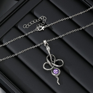 Collar con colgante de gema morada en forma de serpiente, joyería de fiesta del zodiaco animal de aleación de zinc - Product Image 4