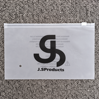 Sacs en PE givré avec fermeture éclair, imprimés avec logo personnalisé, résistants à l'humidité, pour l'emballage de vêtements, écologiques, vente en gros, MOQ 100 pièces