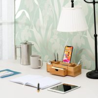 Organisateur de bureau en bambou avec support pour téléphone, tiroir et plusieurs compartiments pour stylos, pinces, fournitures de bureau et rangement de bureau