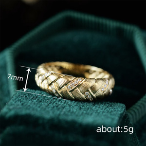 Anello con Indice Intrecciato in Zirconi per Donne, Gioiello da Dito Vintage Elegante e alla Moda - Product Image 4