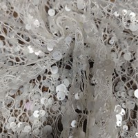 Tissu en dentelle florale classique à couverture intégrale avec broderie de sequins et perles, largeur 110 cm - pour robes de soirée et tenues de cérémonie pour femmes