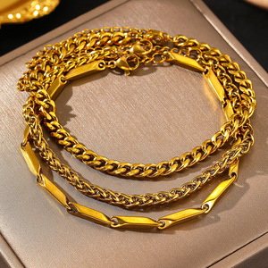 Pulsera de Eslabones Cubanos de Acero Inoxidable Chapada <span class=keywords><strong>en</strong></span> <span class=keywords><strong>Oro</strong></span> de 18K, Joyería de Lujo Minimalista, Juego de 3 Piezas para Mujer - Product Image 3