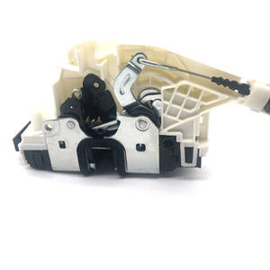 Cerradura de Puerta Central Trasera Izquierda para Mercedes-Benz E350M W204 W212 W218, Cerradura de 4 Pines, Categoría de Producto: Cerraduras de Puerta, Modelo No. A2047302735 - Product Image 1