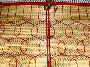 มู่ลี่ไม้ไผ่แบบม้วน รุ่นโมเดิร์น เงางาม ขนาด 4x5 ฟุต คุณภาพสูง ทำด้วยมือ พร้อมม่านบังตาขนาดเล็กและบานประตู - Product Image 3