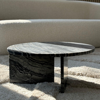 Traumhafter asymmetrischer Marmor-Couchtisch mit doppelter Stütze, runder Naturstein-Mitteltisch für moderne, gehobene Wohnräume