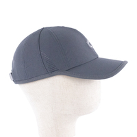 Casquette de performance à 6 panneaux avec étiquette en silicone personnalisée, casquette sportive élastique avec impression réfléchissante sur le dos sur autocollant magique réglable