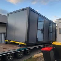 Maison préfabriquée pliable en acier de 20 pieds, épaisse et habitable, basée sur un conteneur maritime, pour habitation ou bureau