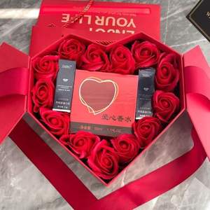 Boîte cadeau haut de gamme en forme de cœur pour des propositions romantiques, cadeau d'amour rouge pour la Saint-Valentin avec impression de revêtement UV - Product Image 4