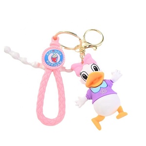 Nouveau mignon dessin animé Donald canard marguerite Couple <span class=keywords><strong>porte</strong></span>-clés transfrontalier debout Mickey <span class=keywords><strong>Minnie</strong></span> pendentif Silicone personnalisé <span class=keywords><strong>porte</strong></span>-clés - Product Image 5