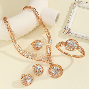 Nouvel ensemble de bijoux 2026 plaqué or, motif cercle fleur en maille, en alliage, style audacieux et tendance, pour femme, idéal pour les soirées - Product Image 4
