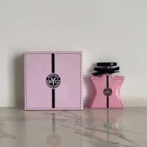 Bond No. 9 Parfums pour Hommes et Femmes - <span class=keywords><strong>Parfum</strong></span> de Luxe de Niche à Longue Durée, Senteur Florale Fruité Boisée - Product Image 3