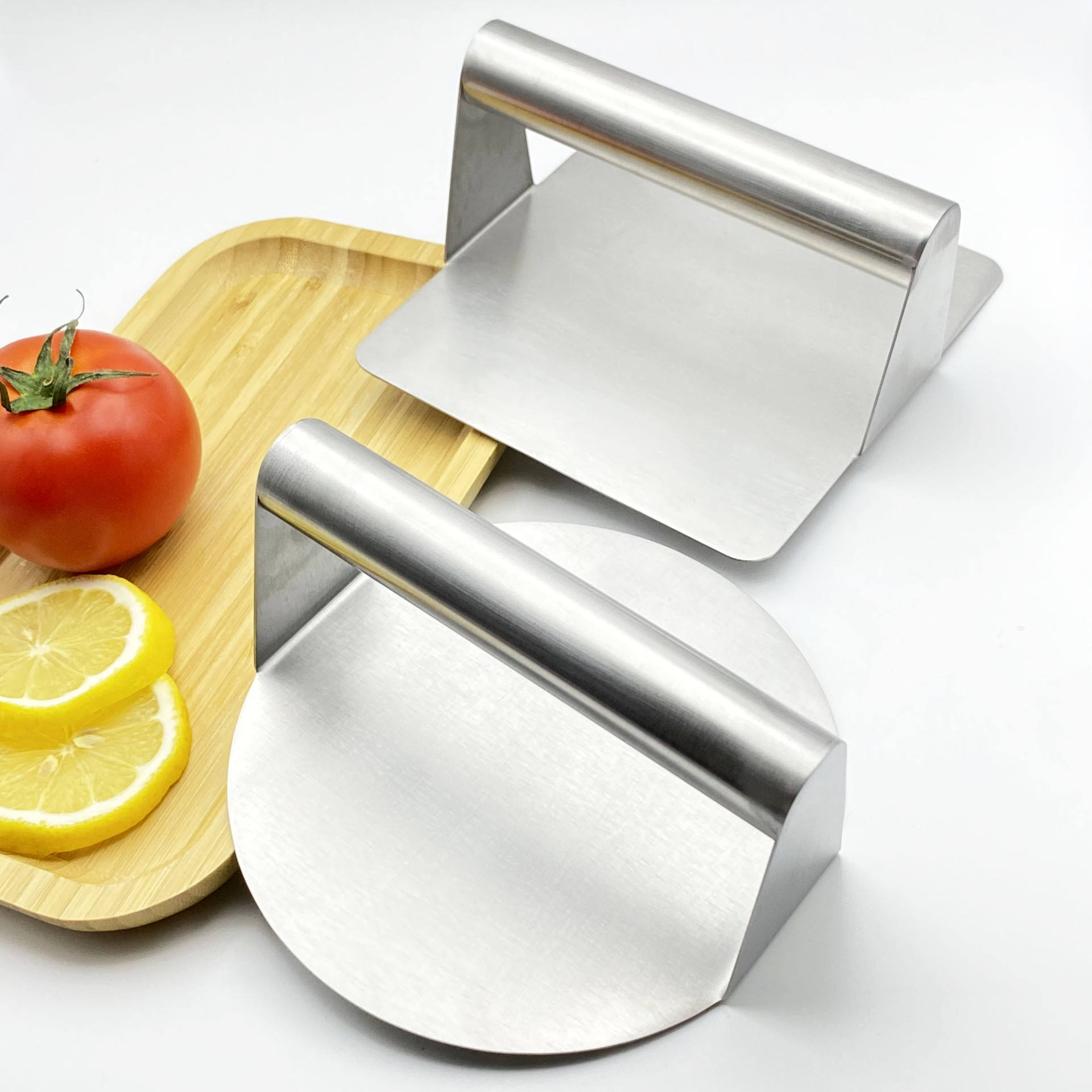 สีเทาเข้ม