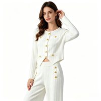 Nouvelle Collection 2026 – Ensemble Deux Pièces Hiver Personnalisé pour Femme : Cardigan Tricoté Rayé et Legging Ample Décontracté avec Logo Frontal – Vente en Gros