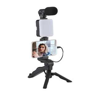 Kit de Vlogging <span class=keywords><strong>et</strong></span> de Création Vidéo LED en Promotion : <span class=keywords><strong>Trépied</strong></span> de Table pour <span class=keywords><strong>Téléphone</strong></span> <span class=keywords><strong>avec</strong></span> <span class=keywords><strong>Lumière</strong></span>, <span class=keywords><strong>Micro</strong></span> <span class=keywords><strong>et</strong></span> Télécommande - Product Image 4