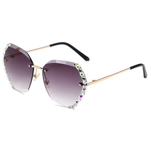 2021 Gafas de sol cuadradas de gran tamaño para mujer con <span class=keywords><strong>lentes</strong></span> UV400 Gafas de <span class=keywords><strong>marca</strong></span> de diseñador famoso Gafas de sol con marco de metal - Product Image 3