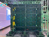 Système de support de structure de scène vidéo LED universel pour les événements intérieurs et extérieurs