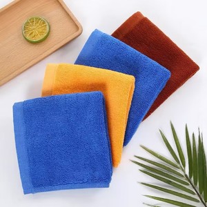 Serviettes de Visage Carrées Premium 100% Coton Absorbant 30x30cm, Désinfectables, pour Salon de Manucure, Massage Facial, Spa et Thérapie - Product Image 5