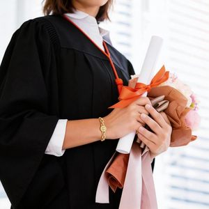 Regalo <span class=keywords><strong>de</strong></span> Graduación 2026 HOTNICE, Brazalete <span class=keywords><strong>de</strong></span> Acero Inoxidable con Cadena, Joyería Moderna para Mujer, Regalo para Hija, Nueva Vida - Product Image 3
