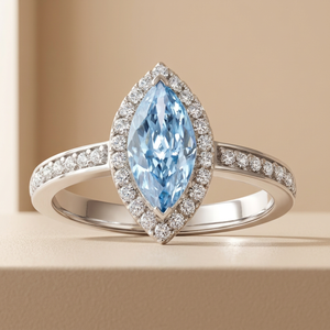 Anillo de compromiso clásico de oro blanco con topacio azul talla marquesa y halo de diamantes para mujer - Product Image 2