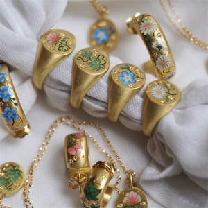 Joyería Personalizada Chapada en Oro, Joyería Colorida para Mujer, Conjuntos de Joyería con Dijes de Flores de Acero Inoxidable - Product Image 2