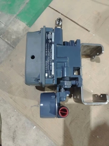 เครื่องระบุตำแหน่งอัจฉริยะ Fishers Dvc6200 Emersons Hart Pneumatic Profibus สแตนเลสสตีล IP54 - Product Image 1