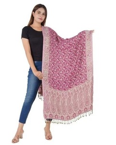 Étole longue ethnique en viscose douce tissée avec texture élégante, idéale pour femme, pour le bureau et le style quotidien - Product Image 1