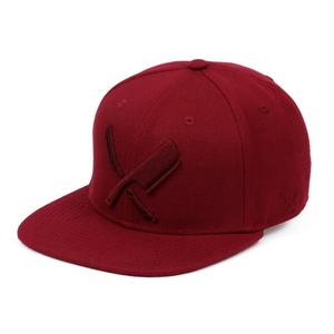 Casquette de sport personnalisée pour femme, style urbain classique, à visière plate, broderie unie marron, casquette snapback personnalisée - Product Image 1