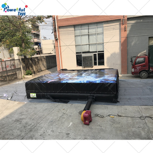 แผ่นรองรับการกระโดดแบบเป่าลมสำหรับสวนสนุกแอคชั่นพาร์ค ฟรีฟอลล์ แลนเดอร์ โฟมพิท พร้อมเสาเป่าลมสี่เหลี่ยมสำหรับแทรมโพลีนพาร์ค - Product Image 2