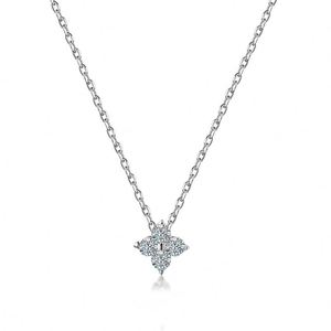 Collier pendentif Dylam minimaliste chic en argent fin S925 avec chaîne à maillons et trèfle à quatre feuilles en moissanite couleur D clarté VVS1 - Product Image 1