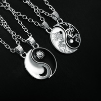 Collier Tai Chi Huit Trigrammes Soleil Lune 2024 Nouveau Bijou de Mode Collier Meilleurs Amis Collier Pendentif Couple Ensemble Vente en Gros