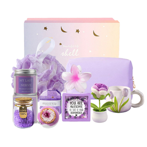 <span class=keywords><strong>Panier</strong></span> <span class=keywords><strong>Cadeau</strong></span> Spa Lunaire Fait Main à la Lavande pour Femme, Ensemble Bien-Être Bain Corps Anti-Stress, <span class=keywords><strong>Cadeau</strong></span> d'Anniversaire Personnel - Product Image 1